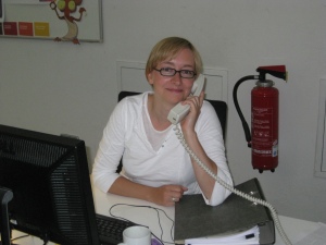 Susanne Spindler an ihrem Arbeitsplatz